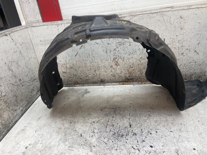 Używane Nadkole Mazda 5 (CR19) 1.8i 16V Cena na żądanie oferowane przez Autodemontage van de Laar