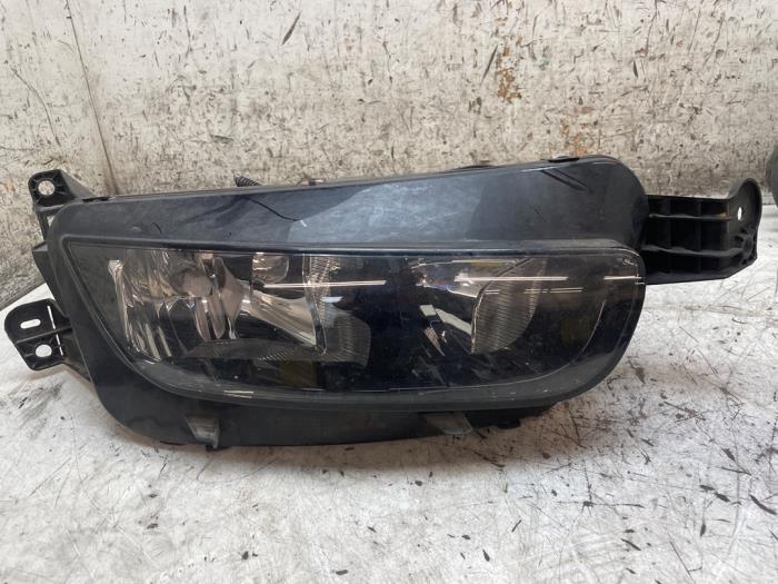 Używane Reflektor prawy Citroen Grand C4 Spacetourer (3A) 1.2 12V PureTech 130 Cena na żądanie oferowane przez Autodemontage van de Laar
