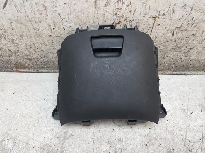 Begagnade Förvaringsfack Citroen Grand C4 Spacetourer (3A) 1.2 12V PureTech 130 Pris på förfrågan erbjuds av Autodemontage van de Laar