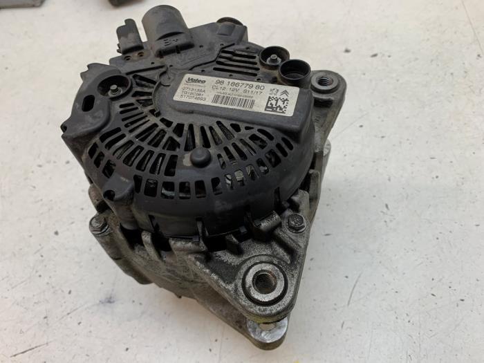 Usagé Dynamo Peugeot 308 SW (L4/L9/LC/LJ/LR) 1.2 12V e-THP PureTech 130 Prix sur demande proposé par Autodemontage van de Laar