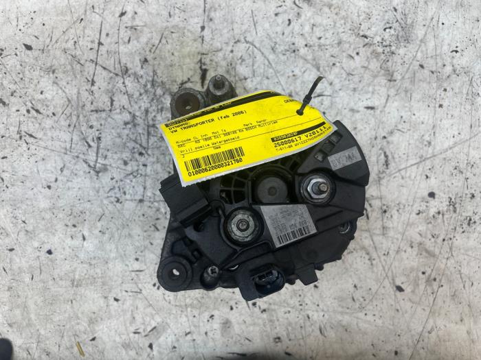 Begagnade Dynamo Volkswagen Transporter Pris på förfrågan erbjuds av Autodemontage van de Laar