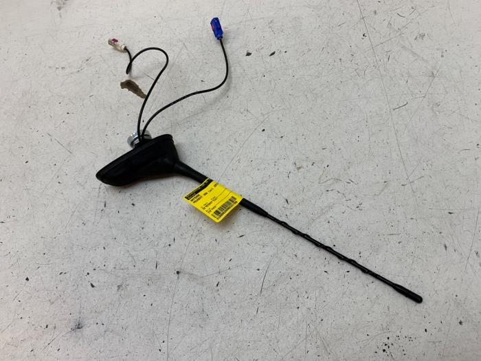 Używane Antena Peugeot 308 SW (L4/L9/LC/LJ/LR) 1.2 12V e-THP PureTech 130 Cena € 50,00 Procedura marży oferowane przez Autodemontage van de Laar