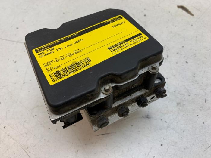 Begagnade ABS-pump Hyundai i30 (FD) 1.4 CVVT 16V Pris på förfrågan erbjuds av Autodemontage van de Laar