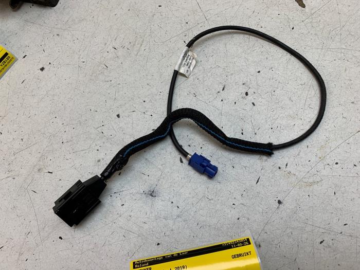 Usados Conector Opel Combo Cargo 1.6 CDTI 100 Precio € 25,00 Norma de margen ofrecido por Autodemontage van de Laar