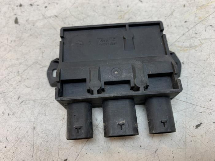 Usagé Module PDC Landrover Range Rover Velar (LY) 2.0 16V P300 AWD Prix sur demande proposé par Autodemontage van de Laar