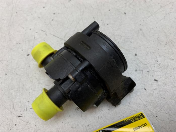 Begagnade Vattenpump Volkswagen Up! (121) e-Up! Pris på förfrågan erbjuds av Autodemontage van de Laar