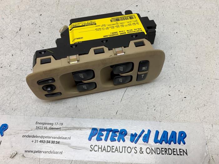 Usados Interruptor de ventanilla eléctrica Volvo XC70 (SZ) XC70 2.5 T 20V Precio € 35,00 Norma de margen ofrecido por Autodemontage van de Laar