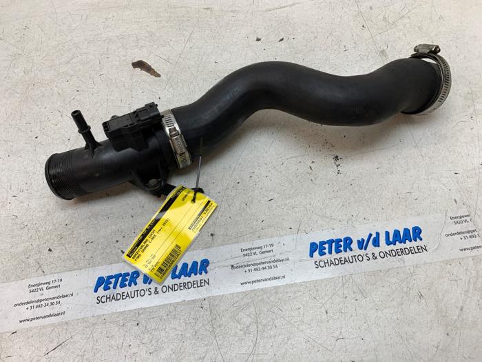 Begagnade Luftintagsslang Ford Grand C-Max (DXA) 1.0 Ti-VCT EcoBoost 12V 125 Pris på förfrågan erbjuds av Autodemontage van de Laar