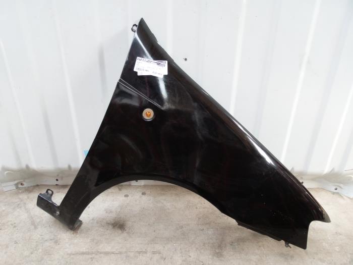 Front wing, right from a Fiat Punto II (188) 1.2 16V 2001