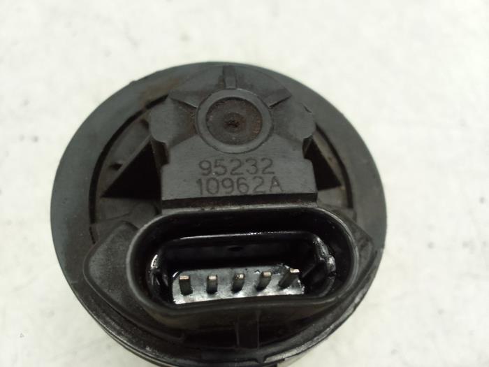 Gebrauchte AGR Ventil Opel Corsa B (73/78/79) 1.4 Joy,Sport,GLS 16V Ecotec Preis € 25,00 Margenregelung angeboten von Autodemontage van de Laar