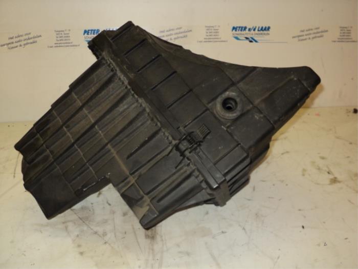 Begagnade Luftfilterhus Volkswagen Transporter T5 1.9 TDi Pris € 50,00 Marginaltabell erbjuds av Autodemontage van de Laar