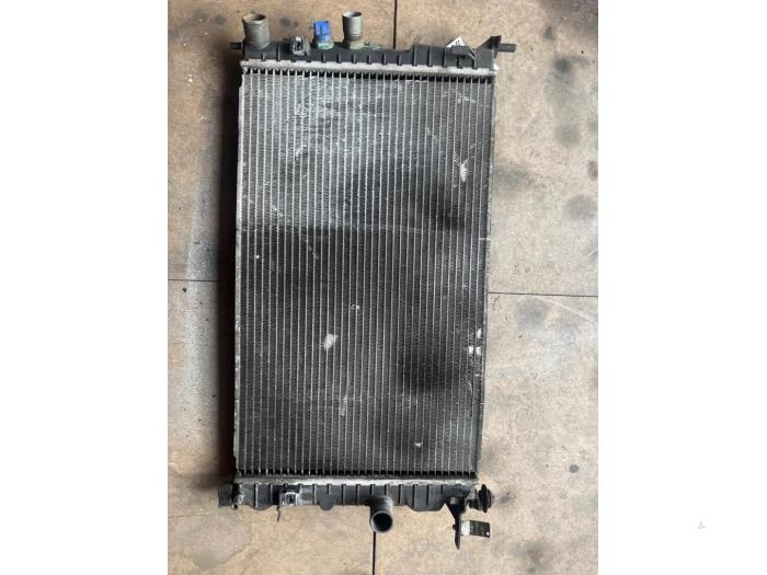 Usagé Radiateur Opel Vectra B (36) 2.0 16V Ecotec Prix € 25,00 Règlement à la marge proposé par Autodemontage van de Laar