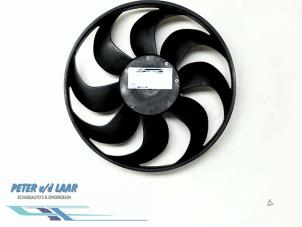 Used Fan motor Renault Clio IV (5R) 0.9 Energy TCE 90 12V Price € 100,00 Margin scheme offered by Autodemontage van de Laar