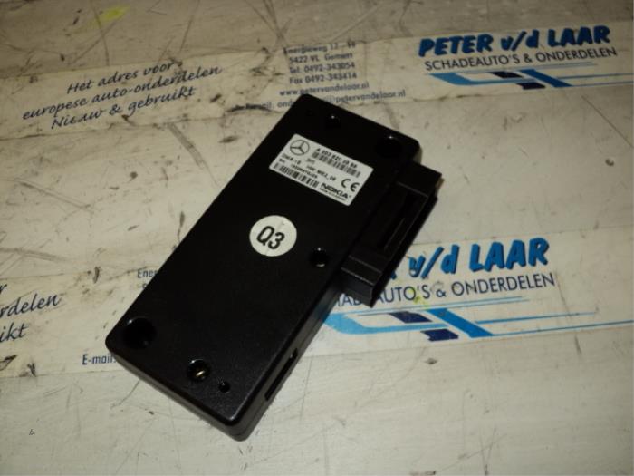Phone module from a Mercedes-Benz C Sportcoupé (C203) 2.2 C-220 CDI 16V 2003