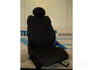 Używane Fotel prawy Mercedes C Sportcoupé (C203) 2.2 C-220 CDI 16V Cena € 100,00 Procedura marży oferowane przez Autodemontage van de Laar