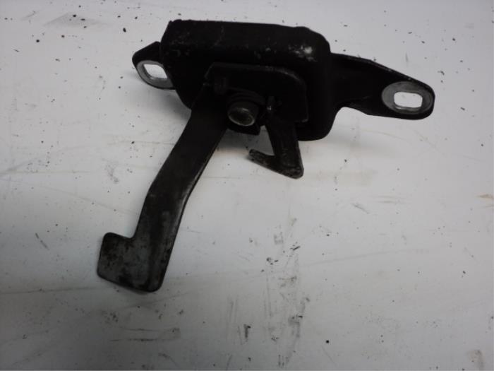 Bonnet lock mechanism from a Renault Scénic I (JA) 1.9 dTi 2001