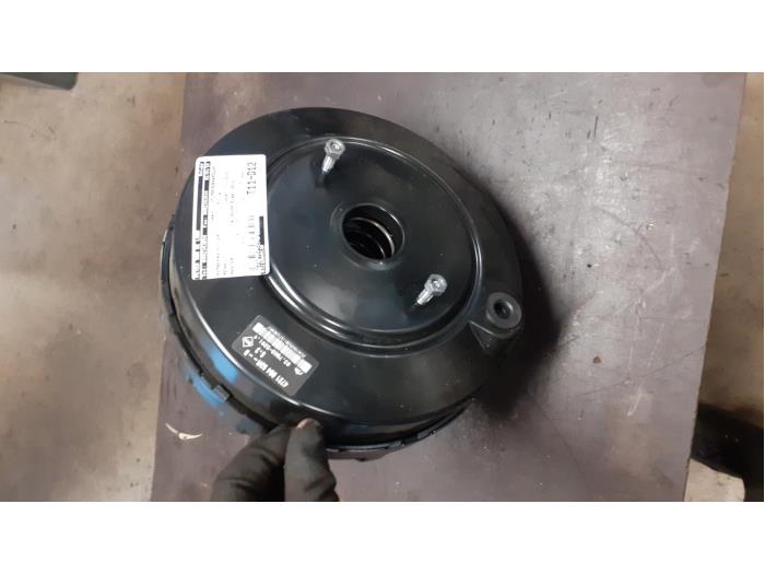 Usagé Servo frein Renault Master III (JV) 2.3 dCi 16V 150 Prix € 120,00 Règlement à la marge proposé par Autodemontage van de Laar