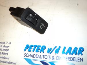 Usados Interruptor faro lhv Peugeot 206 (2A/C/H/J/S) 1.6 16V Precio € 15,00 Norma de margen ofrecido por Autodemontage van de Laar