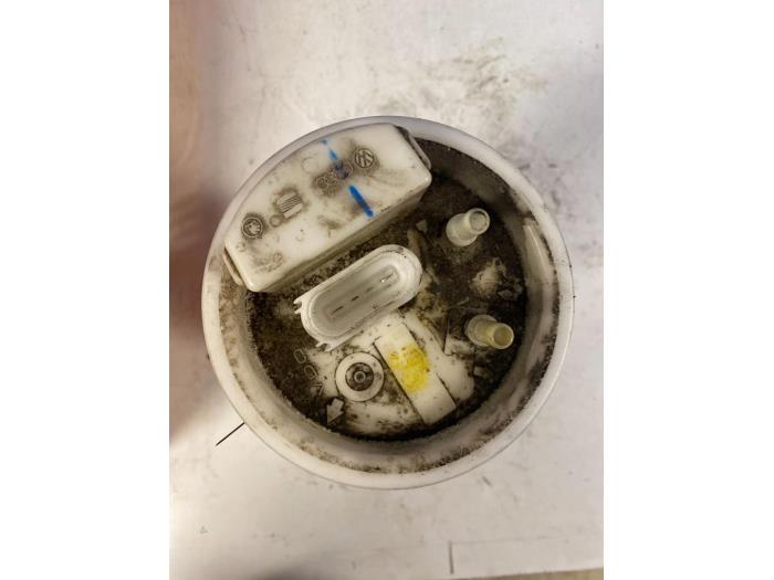Usagé Pompe essence Volkswagen Lupo (6X1) 1.0 MPi 50 Prix € 50,00 Règlement à la marge proposé par Autodemontage van de Laar