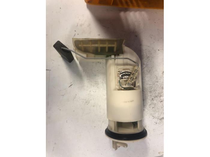 Begagnade Bensinpump Peugeot 106 II 1.0 Pris € 50,00 Marginaltabell erbjuds av Autodemontage van de Laar