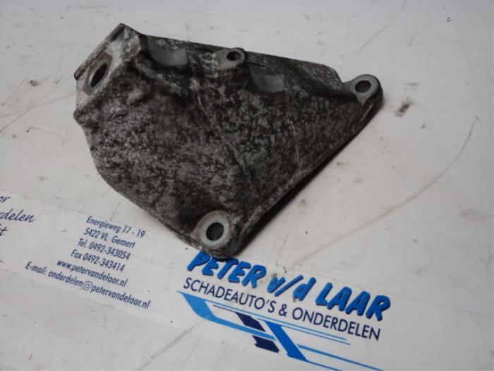 Used Engine mount Audi A8 (D2) 4.2 V8 40V Quattro Price € 20,00 Margin scheme offered by Autodemontage van de Laar
