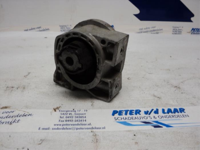 Used Engine mount Mercedes A (W169) 2.0 A-180 CDI 16V Price € 30,00 Margin scheme offered by Autodemontage van de Laar