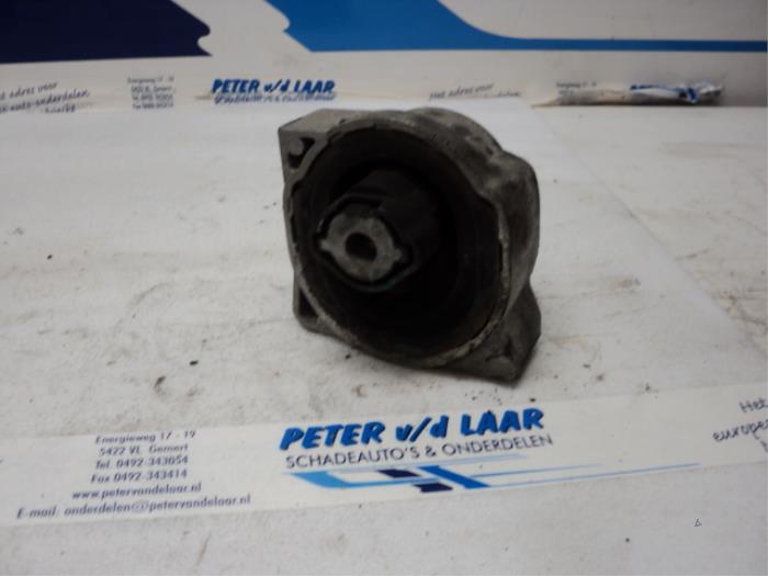 Used Engine mount Mercedes A (W169) 2.0 A-180 CDI 16V Price € 30,00 Margin scheme offered by Autodemontage van de Laar