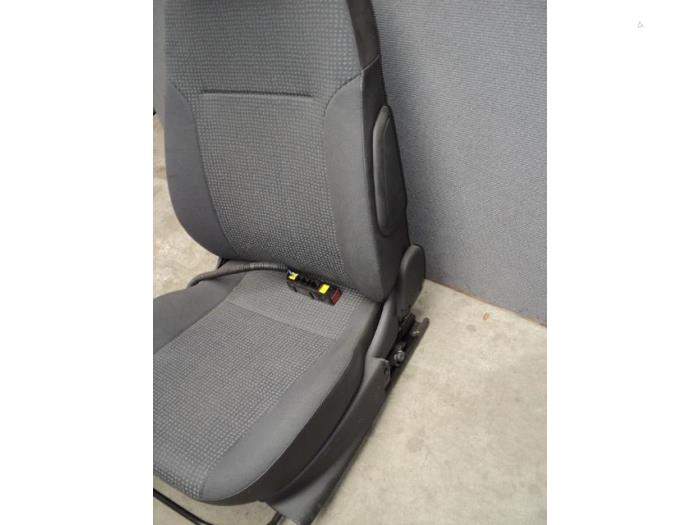 Seat, left from a Opel Corsa 2002