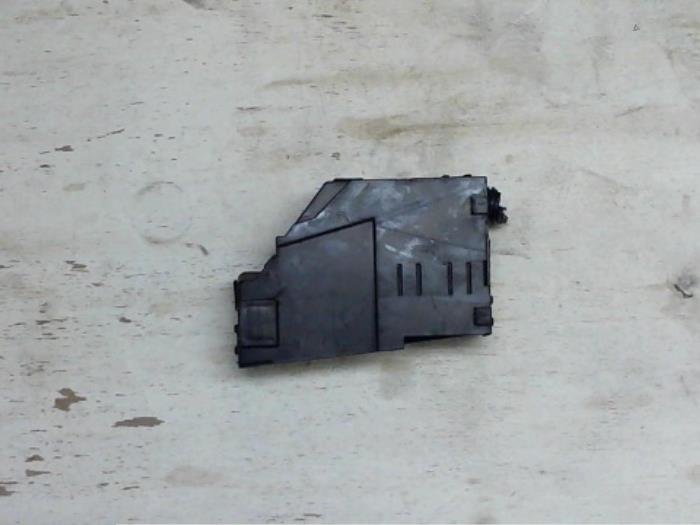 Fuse box Renault Master III 2.5 dCi 16V 100