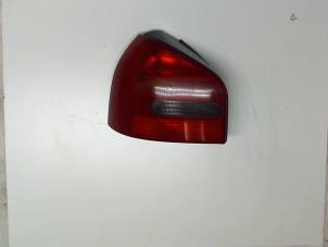 Usados Luz trasera derecha Audi A3 (8L1) 1.8 T 20V Precio € 25,00 Norma de margen ofrecido por Autodemontage van de Laar