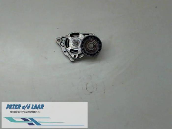 Usados Rodillo tensor correa múltiple Renault Master II (JD) 2.5 dCi 16V 100 Precio € 40,00 Norma de margen ofrecido por Autodemontage van de Laar
