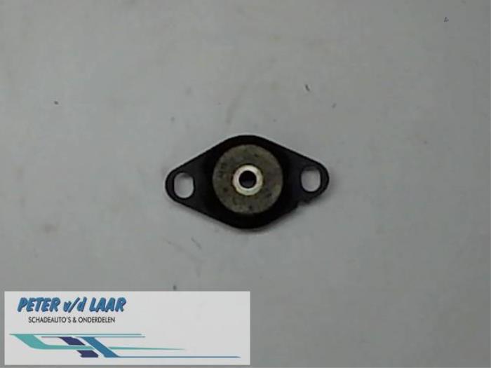 Engine mount from a Renault Clio II (BB/CB) 1.6 1999