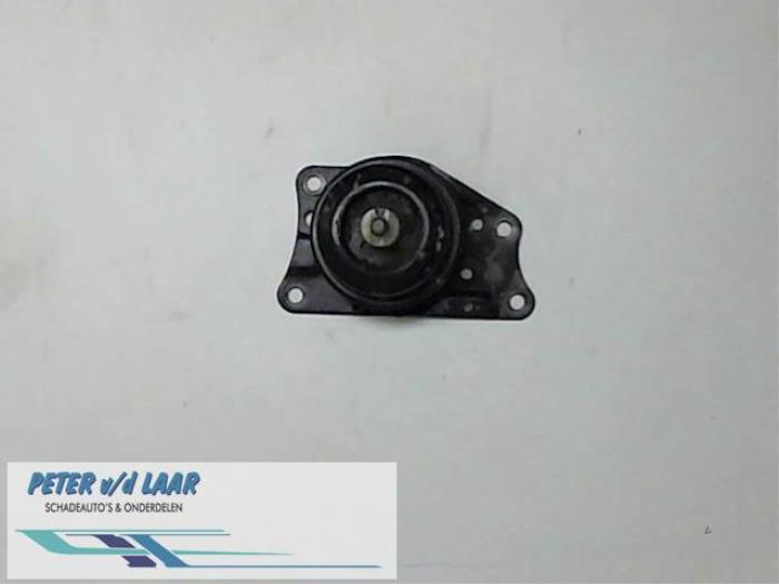 Engine mount from a Volkswagen Polo IV (9N1/2/3) 1.4 16V 2002