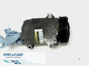Używane Pompa klimatyzacji Renault Scénic II (JM) 2.0 16V Cena € 75,00 Procedura marży oferowane przez Autodemontage van de Laar