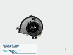 Usados Motor de ventilador de calefactor Opel Corsa C (F08/68) 1.0 12V Precio € 40,00 Norma de margen ofrecido por Autodemontage van de Laar