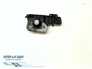 Used Tailgate lock mechanism Opel Corsa C (F08/68) 1.0 12V Twin Port Price € 40,00 Margin scheme offered by Autodemontage van de Laar