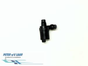 Gebrauchte Zusätzliche Wasserpumpe BMW 5 serie (E39) 520i 24V Preis € 35,00 Margenregelung angeboten von Autodemontage van de Laar