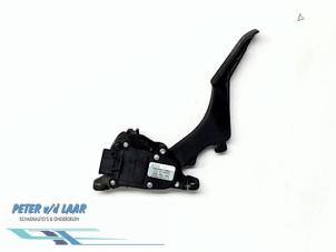 Used Accelerator pedal Volkswagen Transporter T5 1.9 TDi Price € 40,00 Margin scheme offered by Autodemontage van de Laar