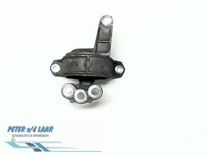Używane Wspornik silnika Opel Astra G (F08/48) 1.6 16V Cena € 25,00 Procedura marży oferowane przez Autodemontage van de Laar