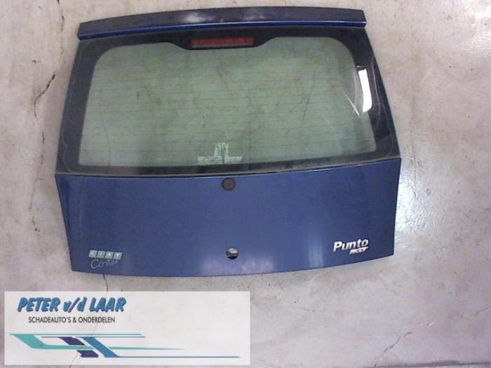 Heckklappe van een Fiat Punto II (188) 1.2 60 S 2001