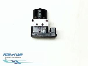 Usagé Pompe ABS Citroen C5 I Break (DE) 2.0 16V Prix € 170,00 Règlement à la marge proposé par Autodemontage van de Laar