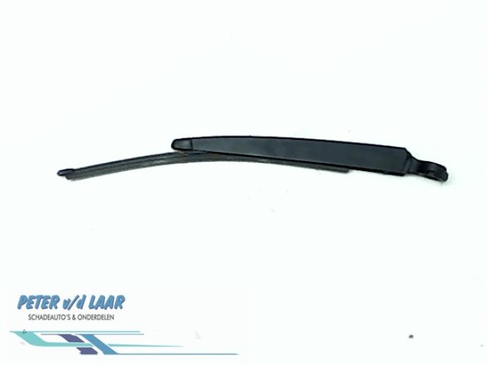 Rear wiper arm from a Volkswagen Polo V (6R) 1.2 12V BlueMotion Technology 2011