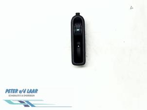 Usados Interruptor de ventanilla eléctrica Renault Megane II Grandtour (KM) 1.5 dCi 80 Precio € 20,00 Norma de margen ofrecido por Autodemontage van de Laar