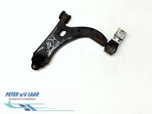 Usagé Bras de suspension avant droit Ford Fiesta 5 (JD/JH) 1.4 TDCi Prix € 30,00 Règlement à la marge proposé par Autodemontage van de Laar