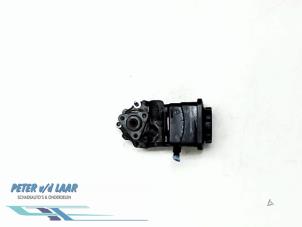 Used Power steering pump BMW 3 serie (E46/4) 320d 16V Price € 90,00 Margin scheme offered by Autodemontage van de Laar