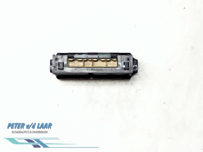 Heater control panel from a Audi A3 (8L1) 1.9 TDI 110 1998