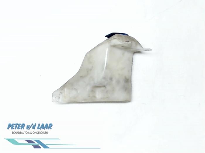 Front windscreen washer reservoir from a Volkswagen Lupo (6X1) 1.0 MPi 50 1999