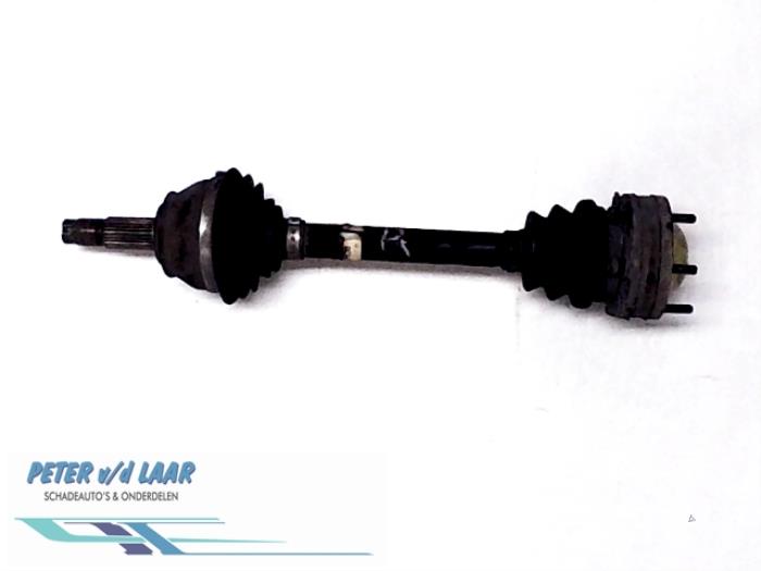 Front drive shaft, right from a Alfa Romeo 147 (937) 1.6 HP Twin Spark 16V 2001