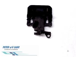 Used Rear brake calliper, right Alfa Romeo 147 (937) 1.6 HP Twin Spark 16V Price € 25,00 Margin scheme offered by Autodemontage van de Laar