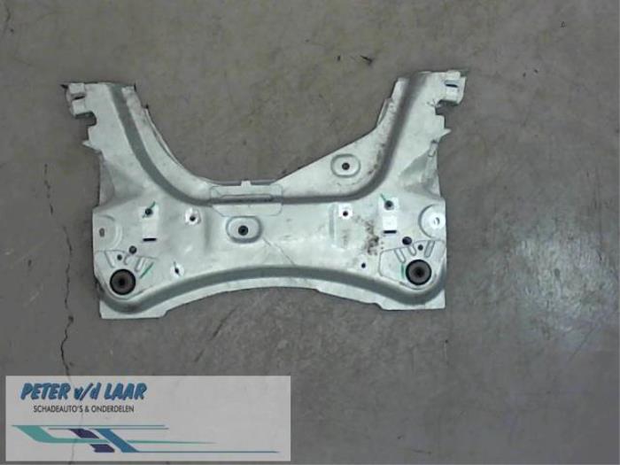 Begagnade Underram Renault Clio III (BR/CR) 1.2 16V 75 Pris € 150,00 Marginaltabell erbjuds av Autodemontage van de Laar